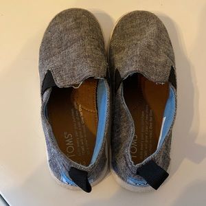Kids Tom’s slip on shoes, blue/gray denim, size 12